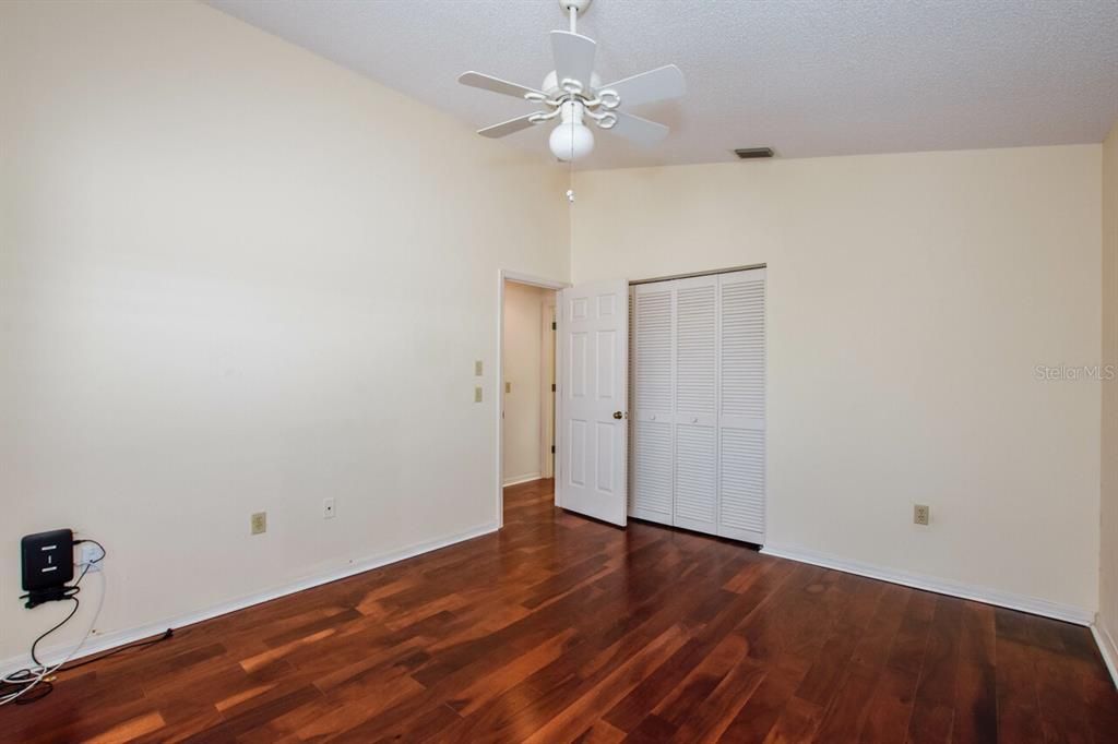 Под контрактом: $295,000 (2 спален, 2 ванн, 1492 Квадратных фут)