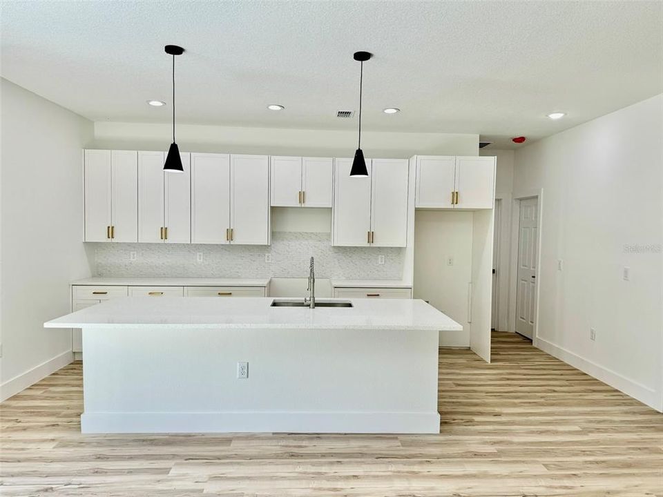 出租: $1,950 (4 贝兹, 2 浴室, 1503 平方英尺)