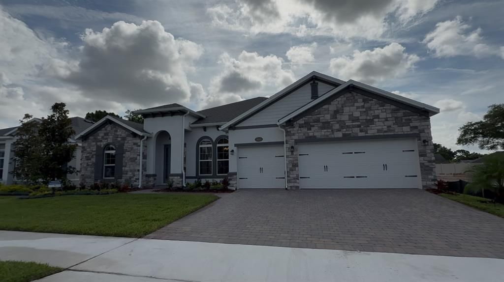 Recently Sold: $852,005 (4 beds, 3 baths, 3022 Square Feet)