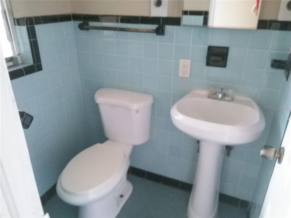 En Renta: $1,025 (0 camas, 1 baños, 442 Pies cuadrados)