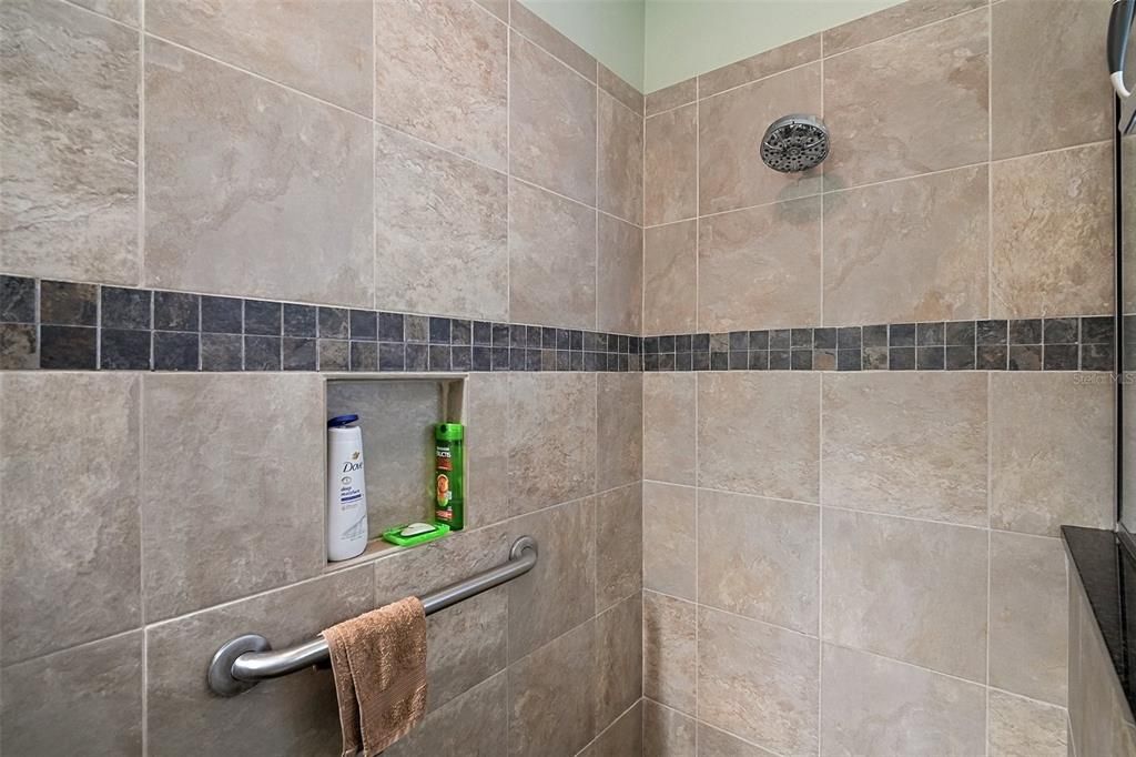 Active With Contract: $289,900 (3 beds, 2 baths, 1785 Square Feet)