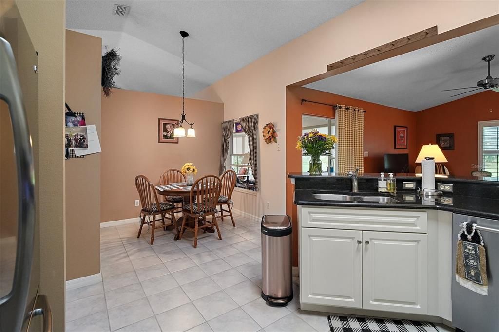 Active With Contract: $289,900 (3 beds, 2 baths, 1785 Square Feet)
