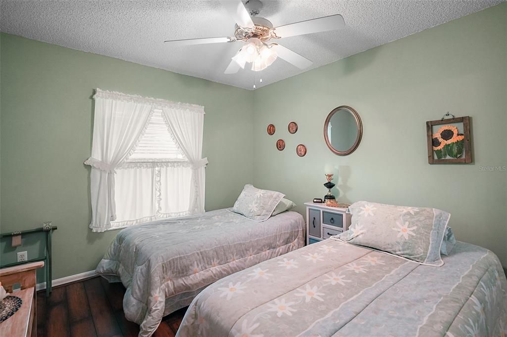 Active With Contract: $289,900 (3 beds, 2 baths, 1785 Square Feet)