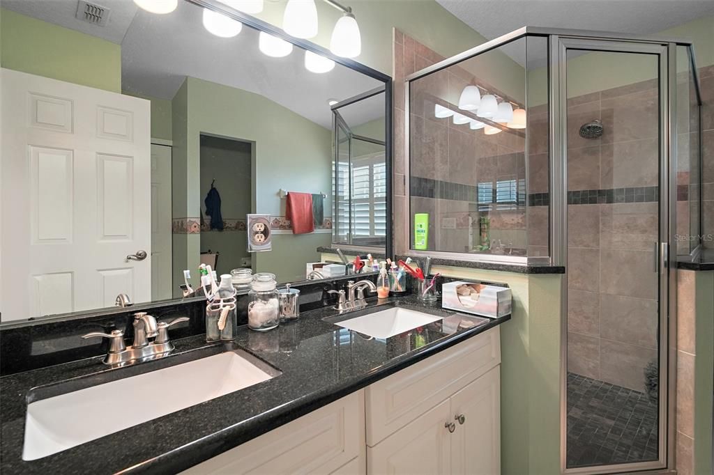 Active With Contract: $289,900 (3 beds, 2 baths, 1785 Square Feet)