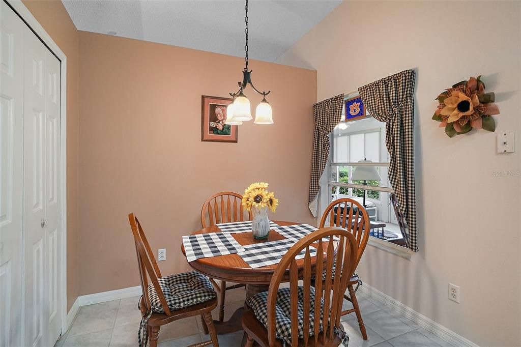 Active With Contract: $289,900 (3 beds, 2 baths, 1785 Square Feet)