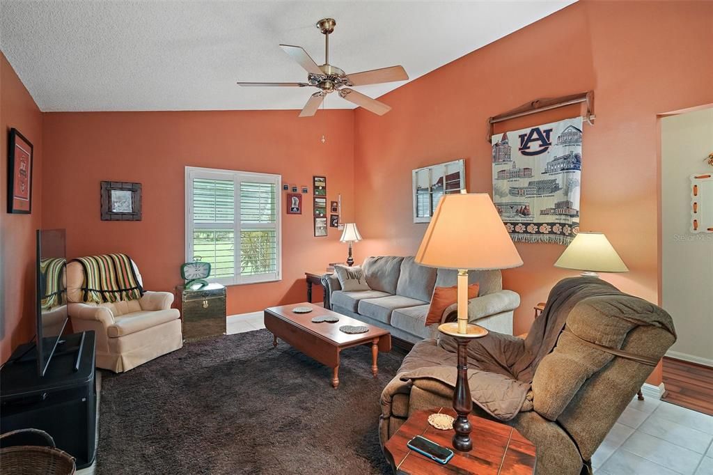 Active With Contract: $289,900 (3 beds, 2 baths, 1785 Square Feet)