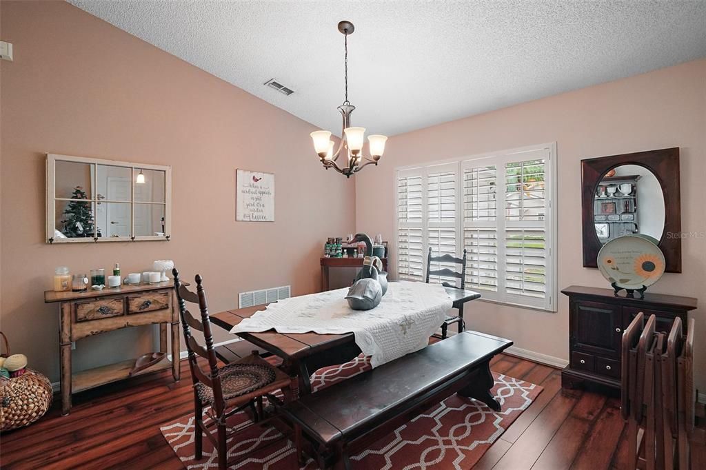 Active With Contract: $289,900 (3 beds, 2 baths, 1785 Square Feet)