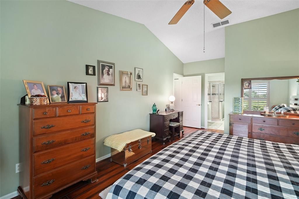 Active With Contract: $289,900 (3 beds, 2 baths, 1785 Square Feet)