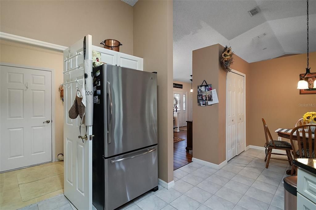 Active With Contract: $289,900 (3 beds, 2 baths, 1785 Square Feet)