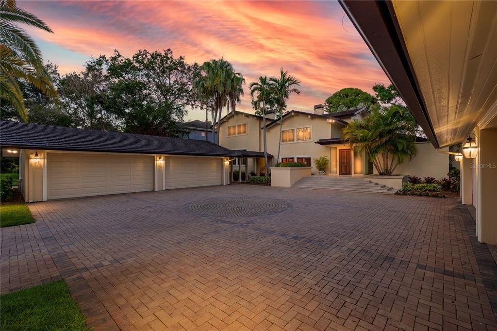 На продажу: $4,399,000 (10 спален, 9 ванн, 10619 Квадратных фут)