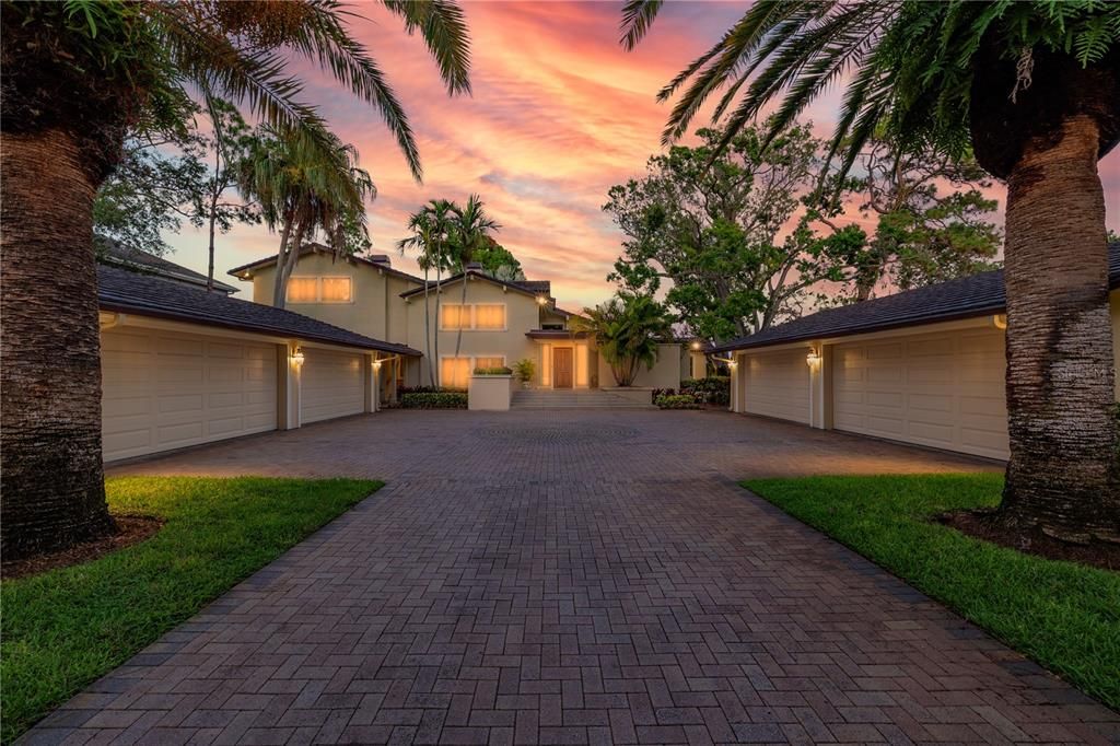 На продажу: $4,399,000 (10 спален, 9 ванн, 10619 Квадратных фут)