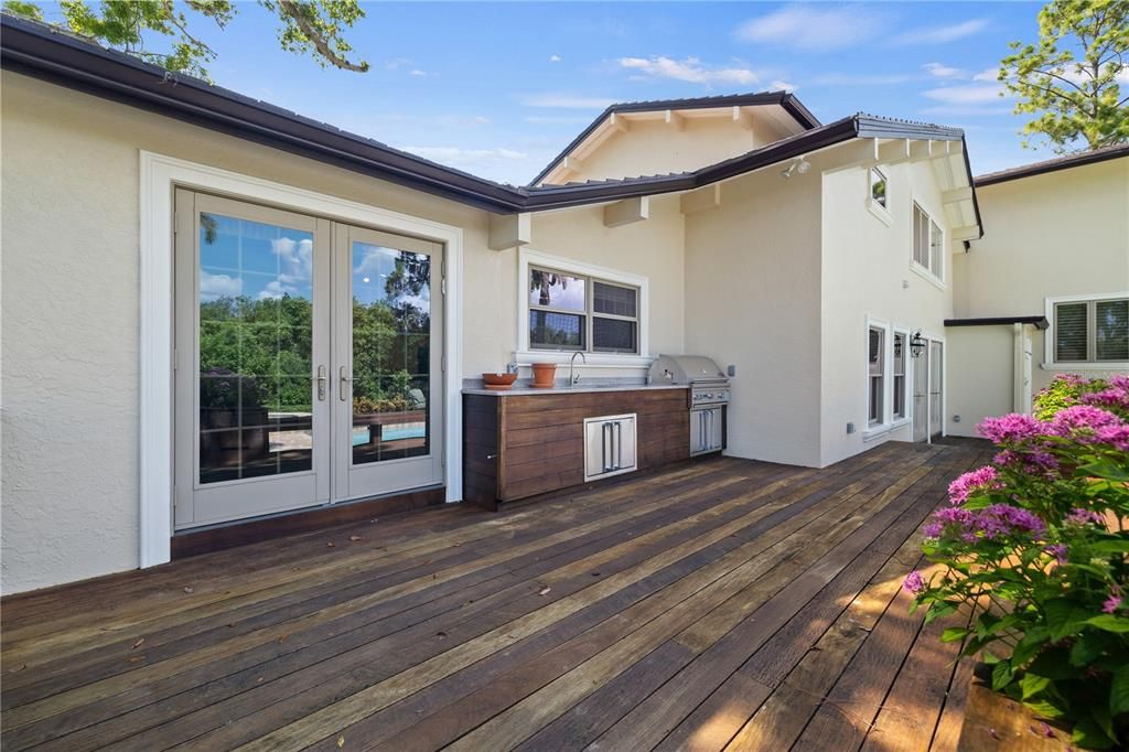 На продажу: $4,399,000 (10 спален, 9 ванн, 10619 Квадратных фут)