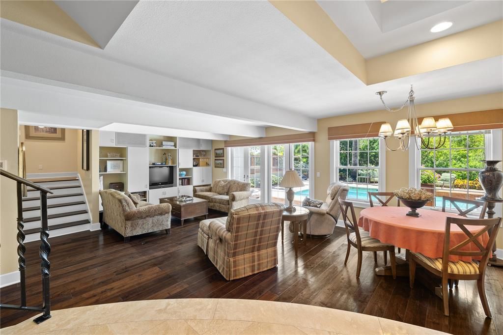 На продажу: $4,399,000 (10 спален, 9 ванн, 10619 Квадратных фут)