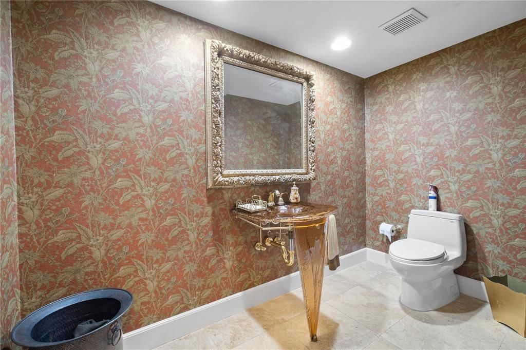 На продажу: $4,399,000 (10 спален, 9 ванн, 10619 Квадратных фут)