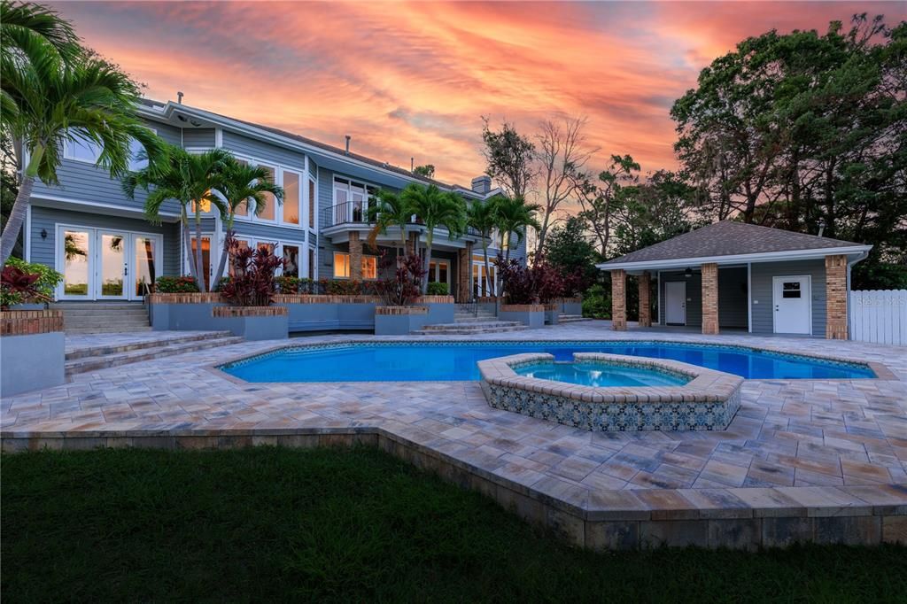 На продажу: $4,399,000 (10 спален, 9 ванн, 10619 Квадратных фут)