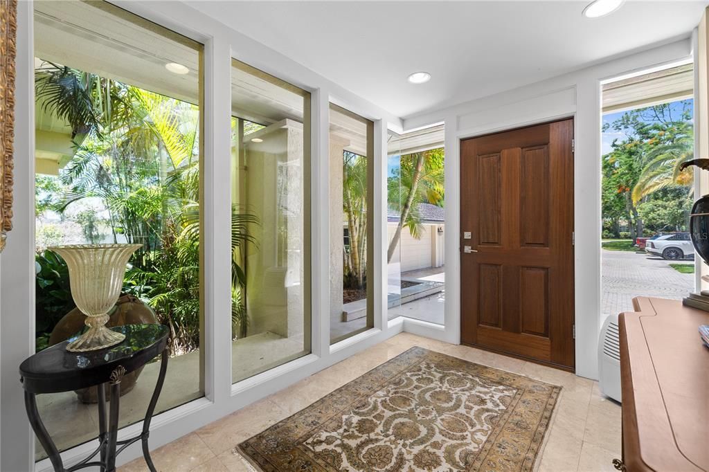 На продажу: $4,399,000 (10 спален, 9 ванн, 10619 Квадратных фут)