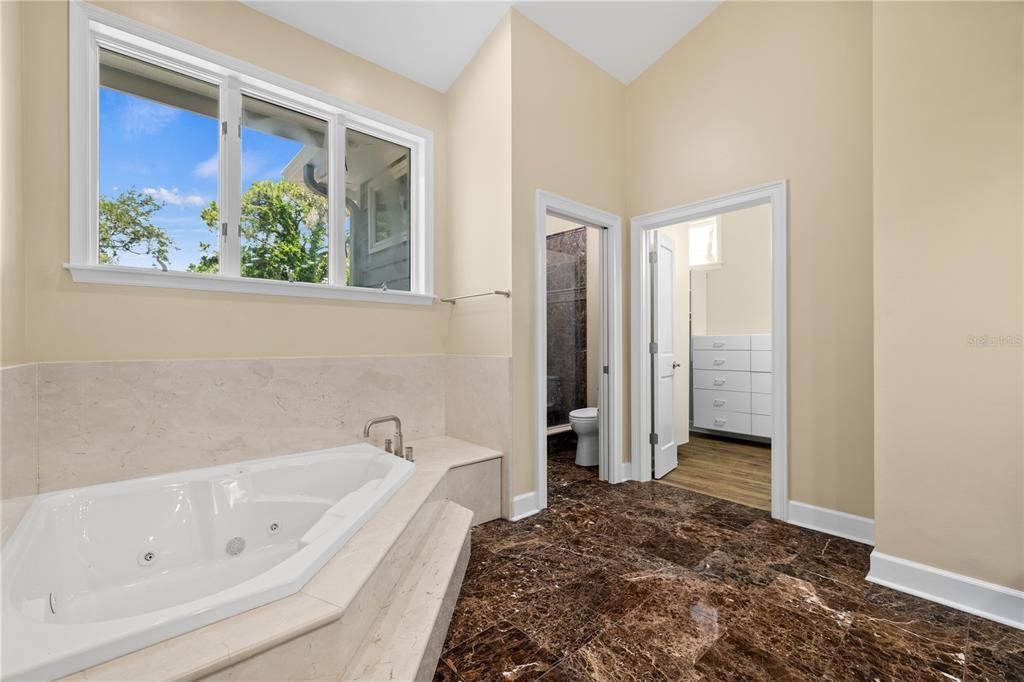 На продажу: $4,399,000 (10 спален, 9 ванн, 10619 Квадратных фут)