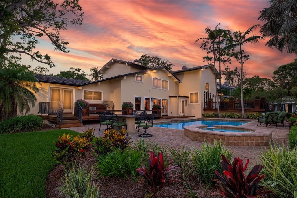 На продажу: $4,399,000 (10 спален, 9 ванн, 10619 Квадратных фут)