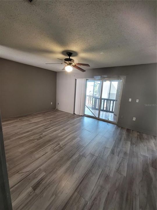 For Sale: $109,000 (2 beds, 2 baths, 940 Square Feet)