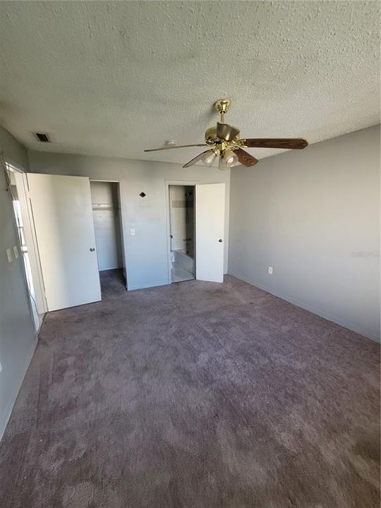 For Sale: $109,000 (2 beds, 2 baths, 940 Square Feet)