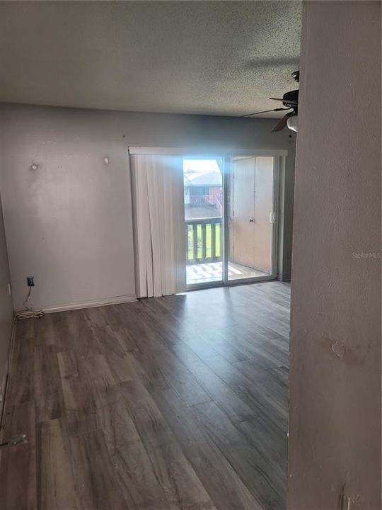 For Sale: $109,000 (2 beds, 2 baths, 940 Square Feet)