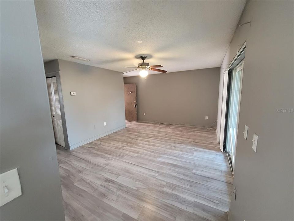 For Sale: $109,000 (2 beds, 2 baths, 940 Square Feet)