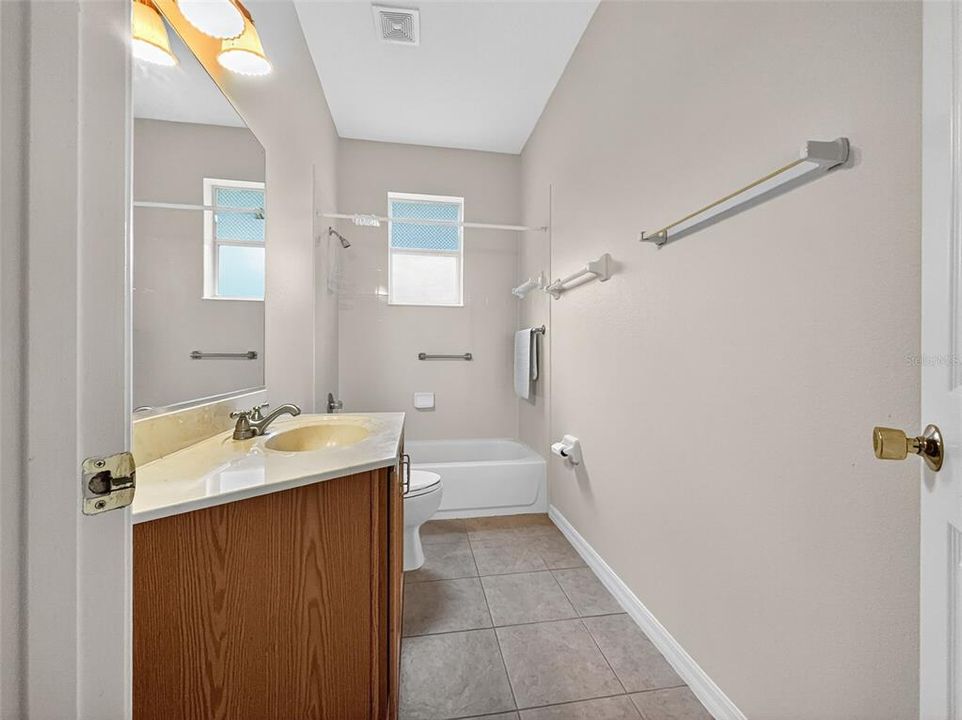 Activo con contrato: $325,000 (2 camas, 2 baños, 1578 Pies cuadrados)