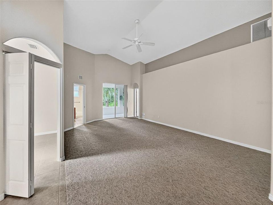 Activo con contrato: $325,000 (2 camas, 2 baños, 1578 Pies cuadrados)