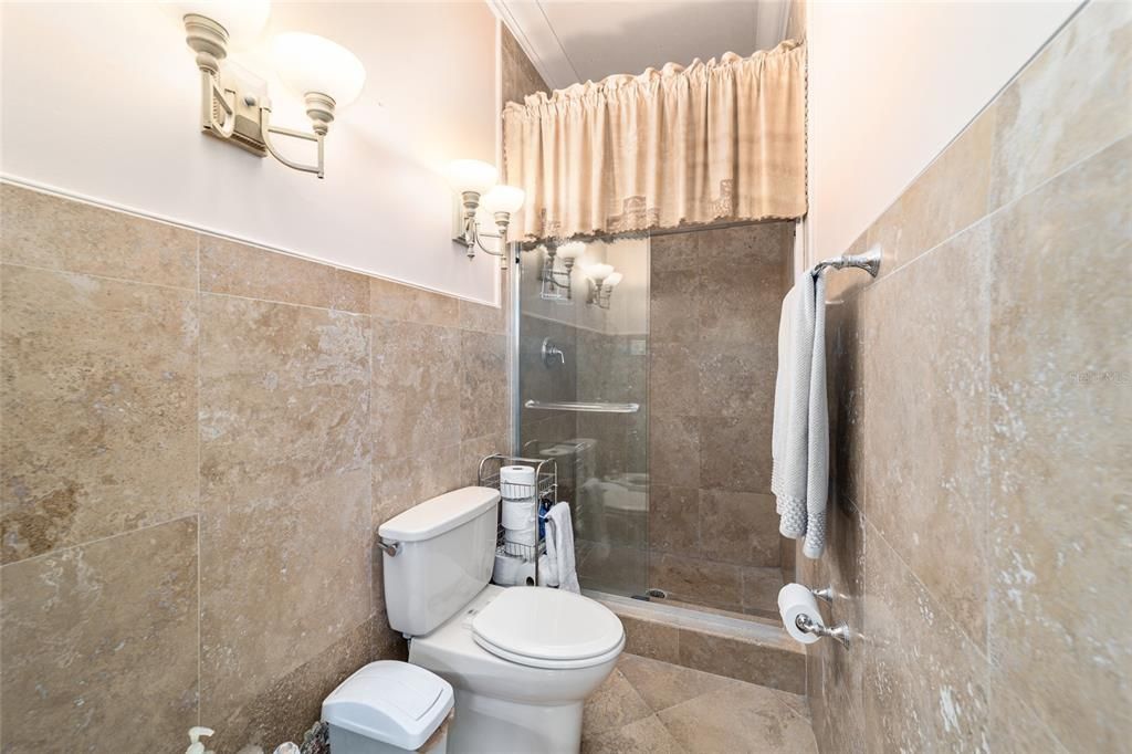 En Venta: $2,790,000 (3 camas, 2 baños, 2000 Pies cuadrados)