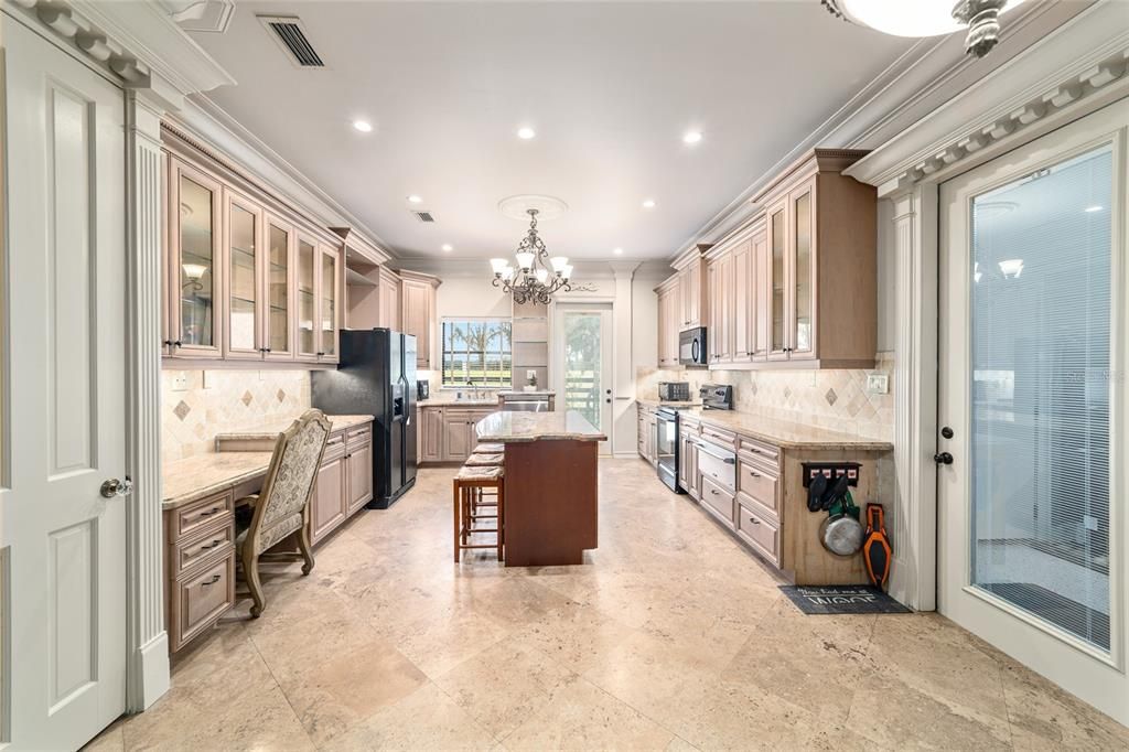 En Venta: $2,790,000 (3 camas, 2 baños, 2000 Pies cuadrados)