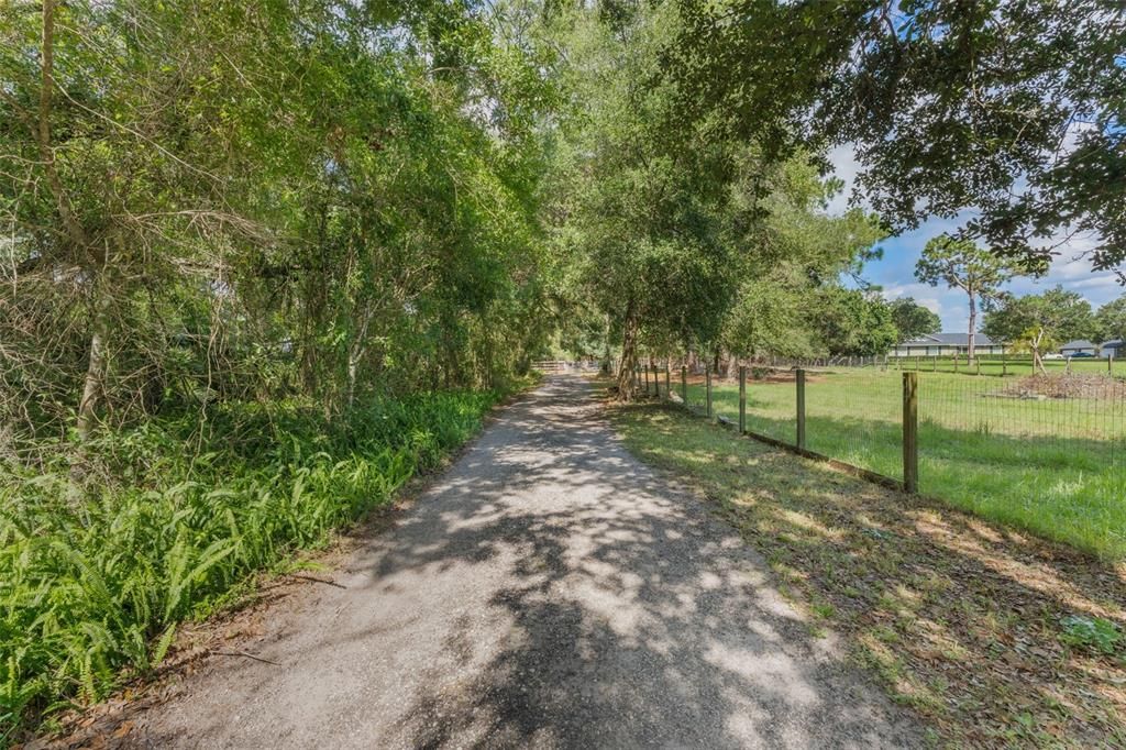 合同活跃: $895,000 (4 贝兹, 3 浴室, 2804 平方英尺)