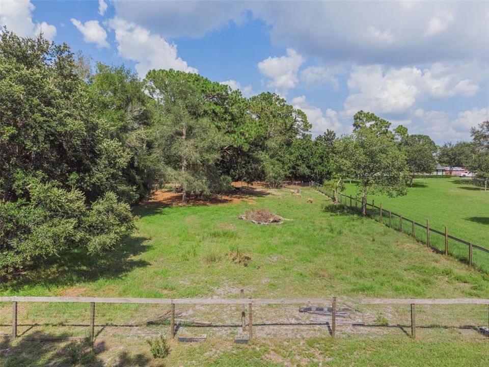 合同活跃: $895,000 (4 贝兹, 3 浴室, 2804 平方英尺)