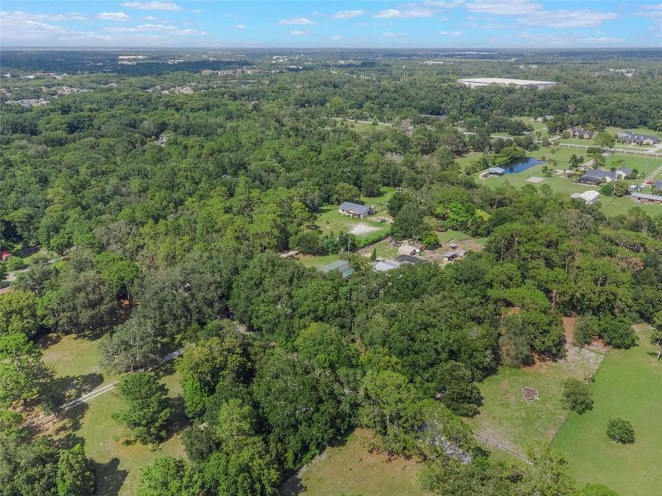 合同活跃: $895,000 (4 贝兹, 3 浴室, 2804 平方英尺)