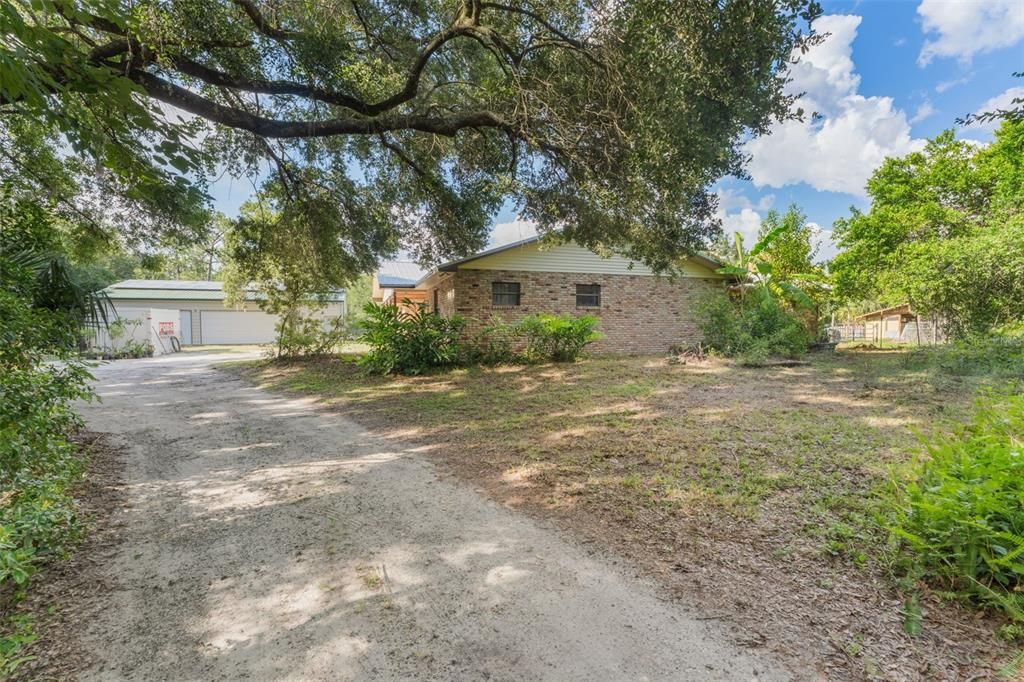 合同活跃: $895,000 (4 贝兹, 3 浴室, 2804 平方英尺)