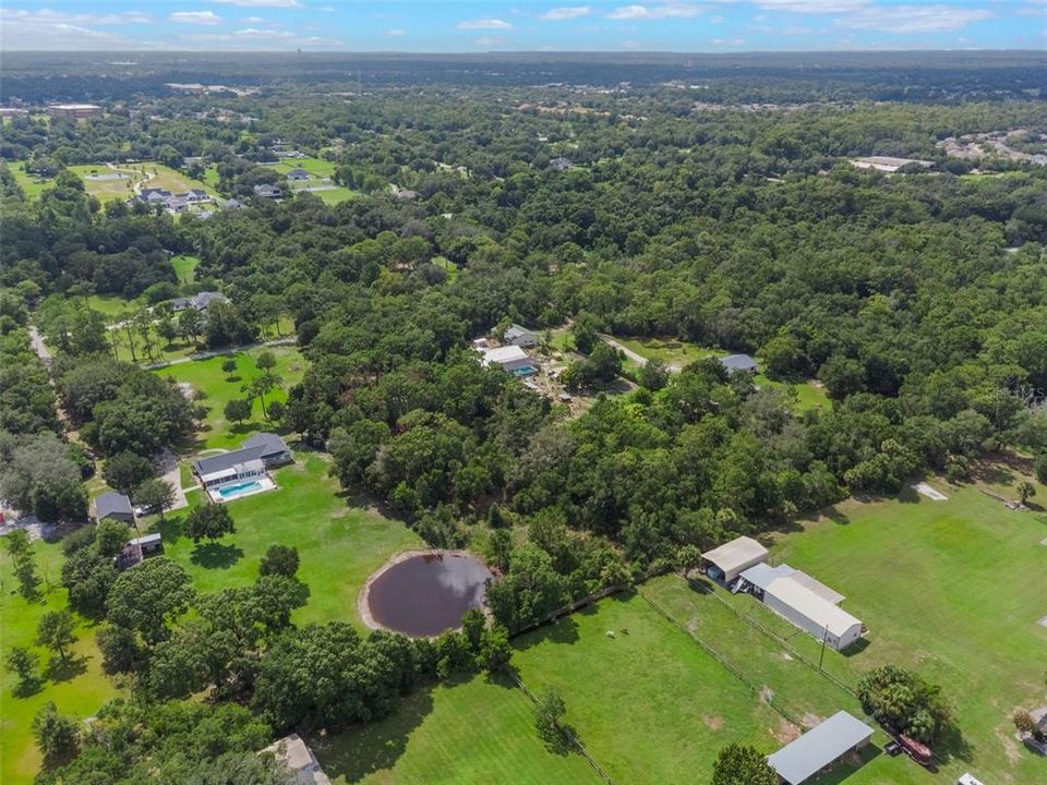 合同活跃: $895,000 (4 贝兹, 3 浴室, 2804 平方英尺)