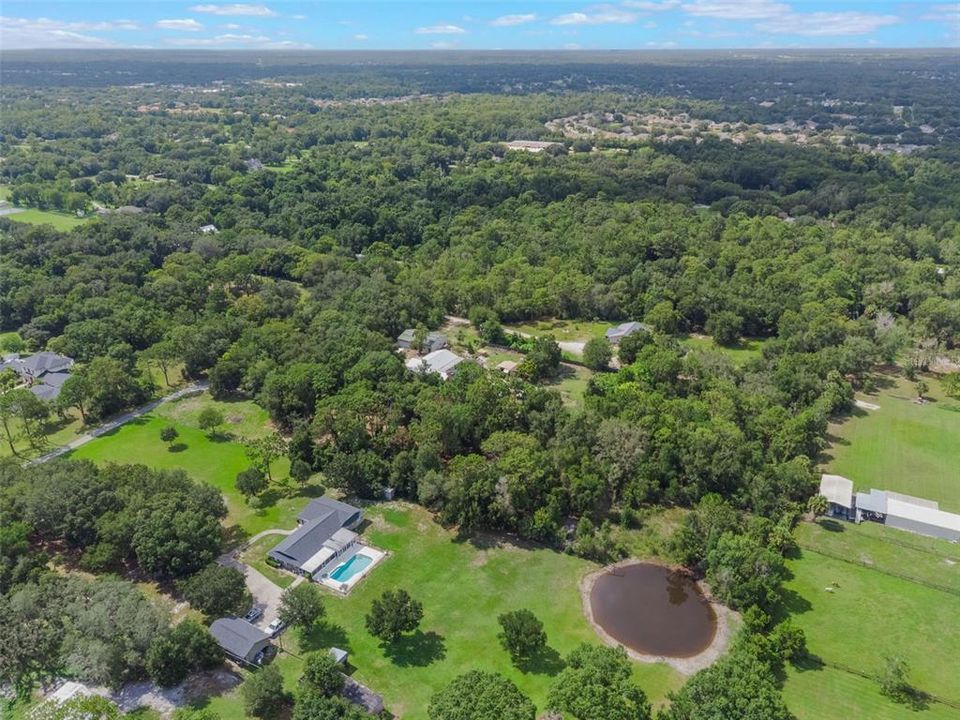 合同活跃: $895,000 (4 贝兹, 3 浴室, 2804 平方英尺)