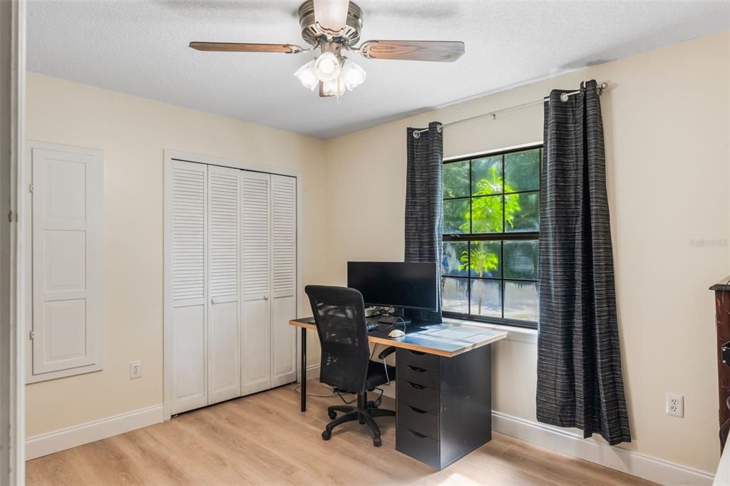 合同活跃: $895,000 (4 贝兹, 3 浴室, 2804 平方英尺)