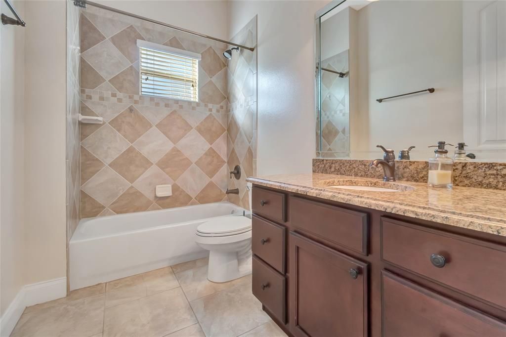 En Venta: $749,900 (4 camas, 3 baños, 3592 Pies cuadrados)