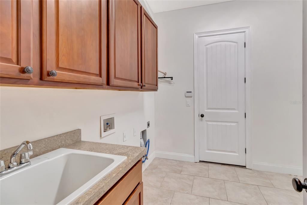 En Venta: $749,900 (4 camas, 3 baños, 3592 Pies cuadrados)