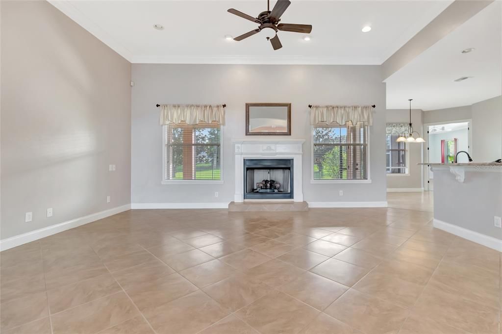 En Venta: $749,900 (4 camas, 3 baños, 3592 Pies cuadrados)