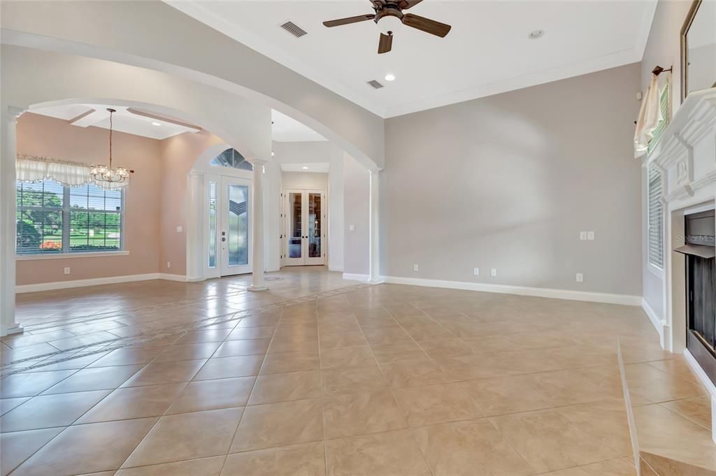 En Venta: $749,900 (4 camas, 3 baños, 3592 Pies cuadrados)