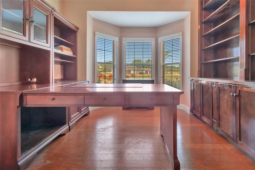 En Venta: $749,900 (4 camas, 3 baños, 3592 Pies cuadrados)