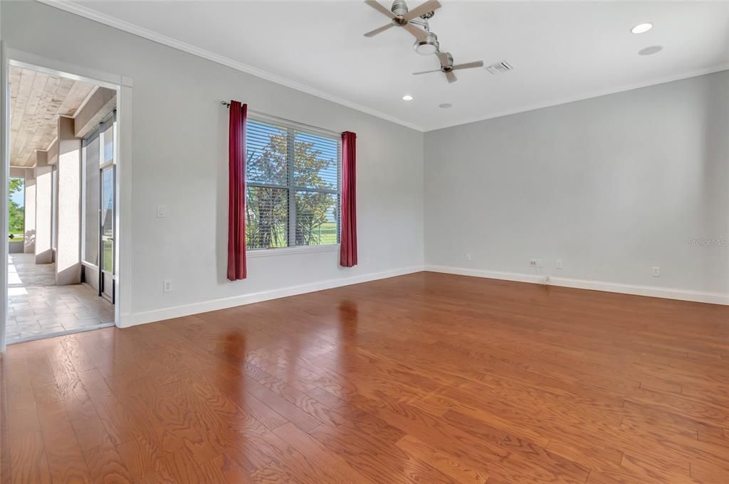 En Venta: $749,900 (4 camas, 3 baños, 3592 Pies cuadrados)