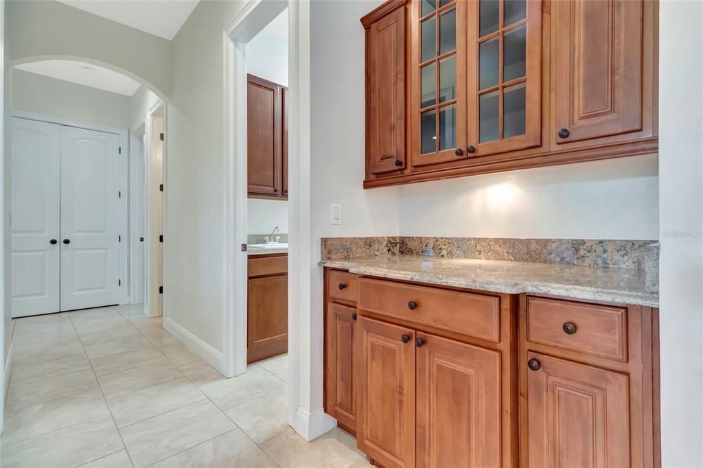 En Venta: $749,900 (4 camas, 3 baños, 3592 Pies cuadrados)