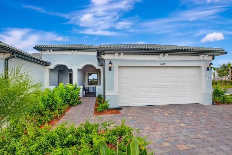 最近售出: $410,000 (2 贝兹, 2 浴室, 1576 平方英尺)