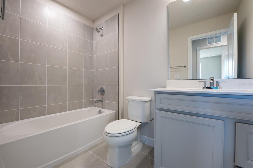 Activo con contrato: $349,990 (3 camas, 2 baños, 1687 Pies cuadrados)