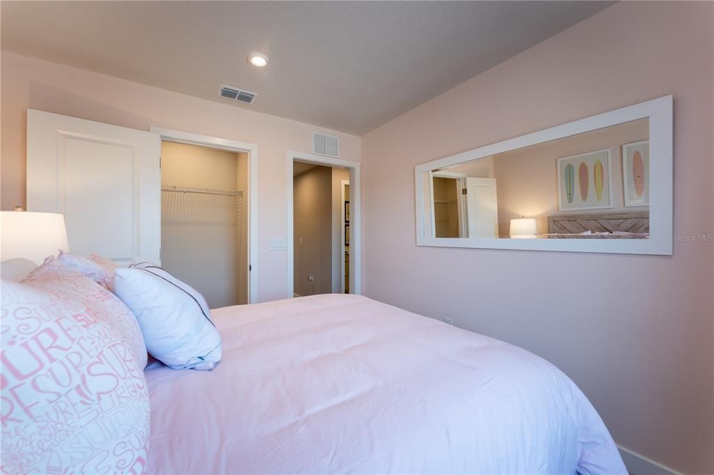 Activo con contrato: $349,990 (3 camas, 2 baños, 1687 Pies cuadrados)