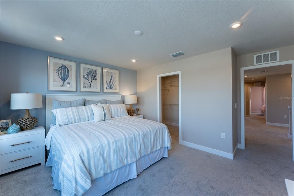 Activo con contrato: $349,990 (3 camas, 2 baños, 1687 Pies cuadrados)