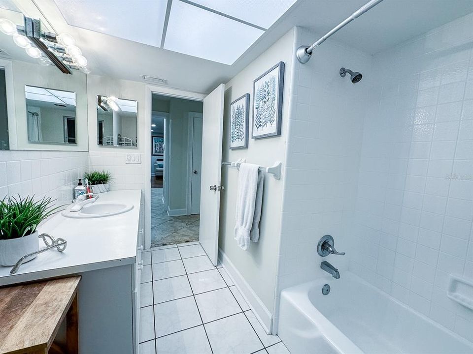 En Venta: $650,000 (3 camas, 2 baños, 1770 Pies cuadrados)