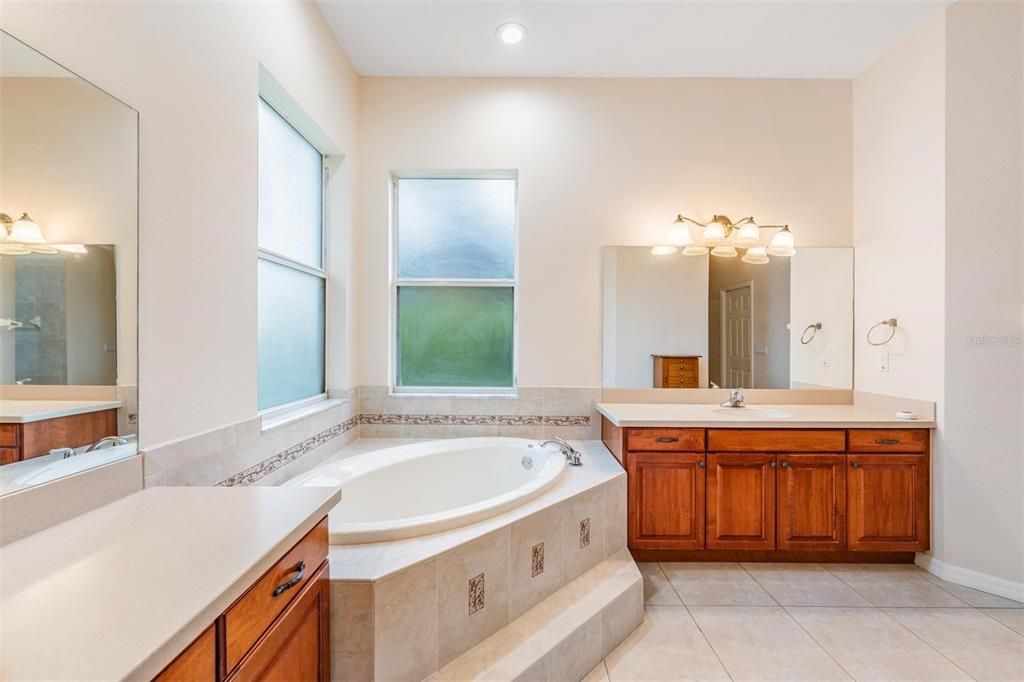 For Sale: $749,000 (4 beds, 3 baths, 3676 Square Feet)